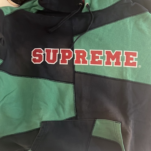 I am selling this high-end supreme hoodie for less than the original price. - Picture 2 of 4